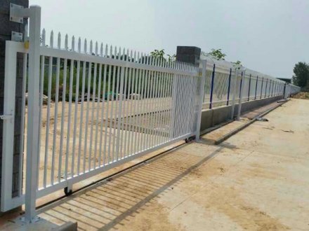 安誠(chéng)護(hù)欄專業(yè)生產(chǎn)鋅鋼圍墻護(hù)欄大門