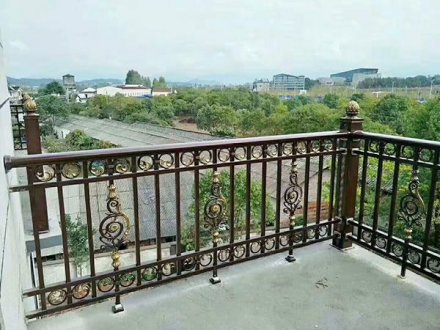 陽臺(tái)欄桿用什么材質(zhì)好？