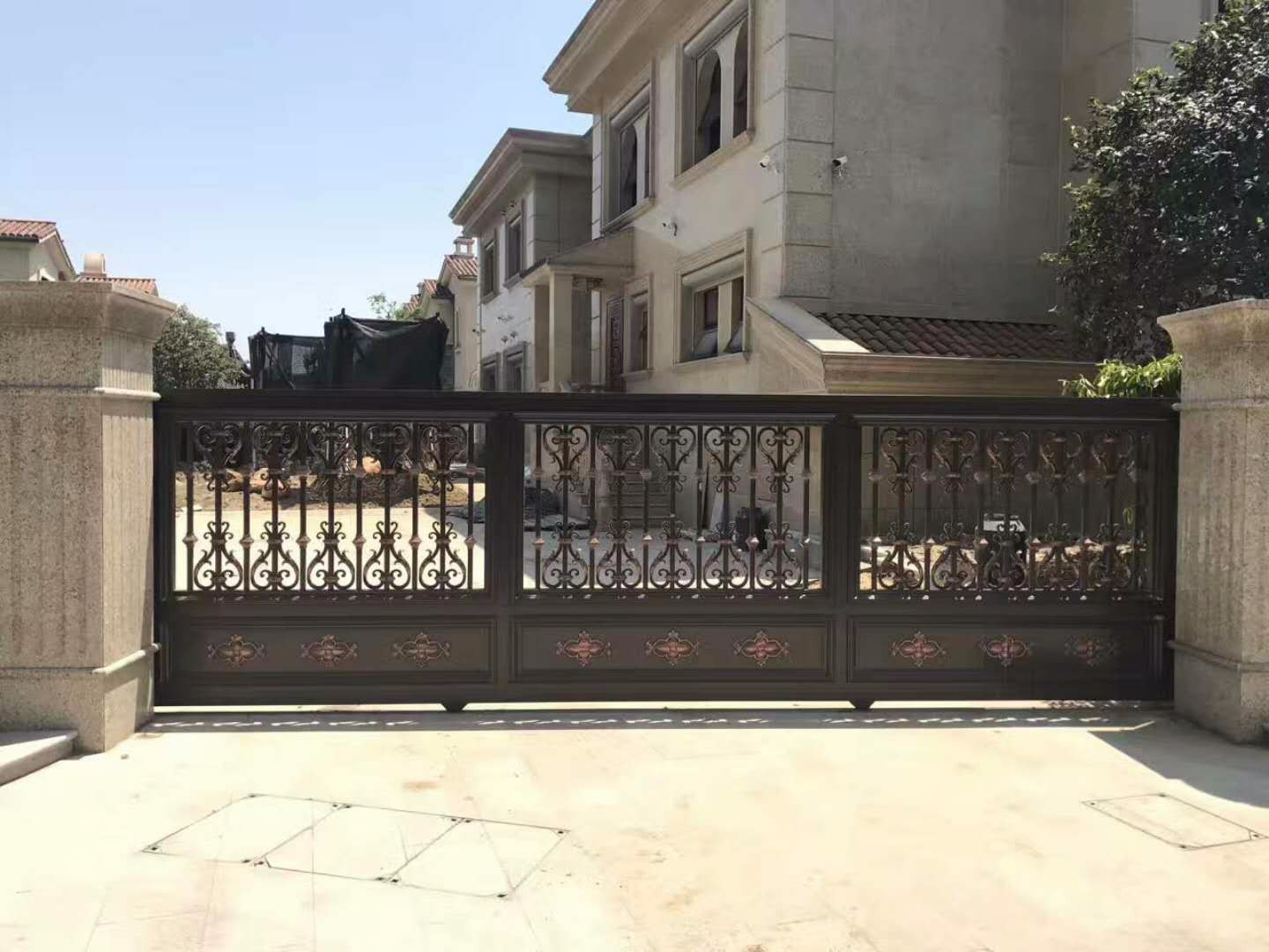 為什么庭院鋁藝大門(mén)不會(huì)生銹