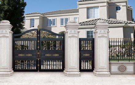 濰坊鋁藝大門(mén)的油漆施工需要注意什么？